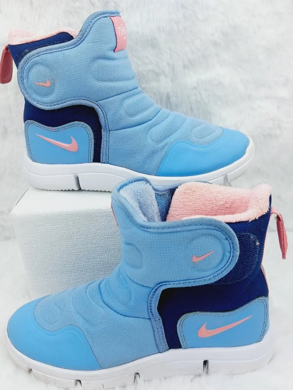 Nike Novice Girls' Light Blue Pink Gaze White Insulated Winter Boots Size 13.5